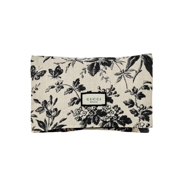 gucci-bloom-gwp-pouch-1679570215